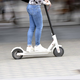 Poleti več nesreč z električnimi skiroji