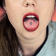 Zakaj piercing v jeziku škoduje celotnemu telesu?