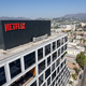 Netflix se pridružuje valu odpuščanj: kaj čaka slovenski trg dela