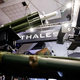 Thales zaradi skokovitega povpraševanja po obrambni opremi zvišal napovedi