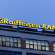 Raiffeisen ne bo odnehal; zvišal je prevzemno ponudbo za Addiko Bank