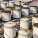 IEA: Zaloge nafte zaradi vojne v Iranu upadajo z rekordno hitrostjo