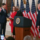 Warsh zaprisegel na čelo Feda. Trump: "Delaj po svoje"