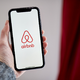 Airbnb širi ponudbo: poleg nastanitev še hramba prtljage, najem avtomobilov in hoteli