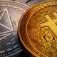 Bitcoin zrasel na najvišjo raven v dveh tednih