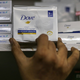 Povpraševanje po milu dvignilo prodajo Unileverja