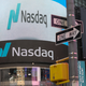 Nasdaq 100 blizu korekcije, razprodaja delnic polprevodnikov se nadaljuje