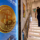 Bitcoin ob vse manjšem apetitu po tveganjih pod 63.000 dolarjev