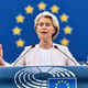 EU odpira vrata Kanadi, zaostruje odnos do Kitajske in krepi varnost