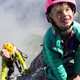 Z majhnima otrokoma po smrtno nevarni plezalni poti #video