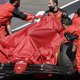 Udarec za dirkača Ferrarija, kritizirani Schumacher postal oboževan