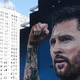 Ob prvi obletnici naslova Messi dobil 30-metrski mural #video