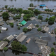 Rusija zavrača pomoč ZN, število žrtev poplav po sabotaži jezu pa narašča #vŽivo
