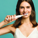 Kako izbrati sonično zobno ščetko in se privaditi nanjo