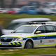 Objestnega voznika so policisti ustavili šele po uporabi stingerja
