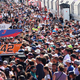 Nepopisna gneča: Verstappen in tudi Slovenec Kastelic, padli so rekordi gledanosti