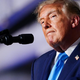 Trump potrdil umik bombnikov. "Bilo je nekaj groženj."