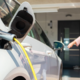 Dizel je dražji. Komu se danes električni avto dejansko izplača?