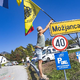 Demi razkazuje mavrično majico, Mezgeca čaka špalir, pride tudi Pogačar #foto
