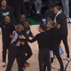 Bizaren prizor v ligi NBA: sodnik želel obračunati s trenerjem #video
