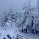 Turisti doživeli šok: namesto sonca in visokih temperatur jih je pričakal sneg