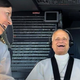 Navdušeni papež iz pilotske kabine blagoslovil pilota lovca F-18, ki je spremljal njegovo letalo #video