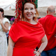 Regina presenetila z izbiro svojega pokrivala #foto