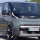 Kia PV5 - velik enoprostorec brez klasičnega motorja? Po odgovore tudi na avtocesto.