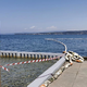 Moška spala v šotoru na koprski plaži, zjutraj so ju obiskali policisti