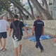 V Makarski v jutranjih urah s plaž odstranjujejo predmete, mogoče so tudi visoke globe