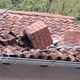 Na Krasu nastal tornado, ki je za seboj pustil pravo razdejanje