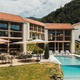 ZEN EMERALD Resort & Soča Atelier : v ritmu Soče, kjer prostor ustvarja mir in okusi pripovedujejo zgodbo