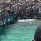 Priljubljeno plažo preplavili turisti: "To je pekel"
