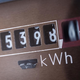 Cena elektrike se spreminja iz ure v uro. Tako lahko preverite, koliko plačujete vi.