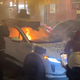 Vandali v San Franciscu zažgali Waymov samovozeči avto