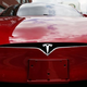 Tesla vpoklical 53 tisoč vozil zaradi napake na ročni zavori