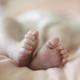 Zaradi korone zapuščenih skoraj sto novorojenčkov (VIDEO)