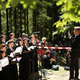 Škandal: Srbe vlekli za nos in jih učili 'slovensko' ljudsko pesem