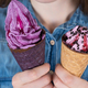 Sladkosnedneži v paniki, saj iz trgovin umikajo rakotvorni sladoled