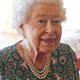 Skrbi kraljice Elizabete II.: Po Andrewu še korona