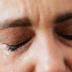 Vsaka bolečina ima sporočilo: 11 zlatih nasvetov za okrevanje od čustvene bolečine