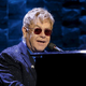 Elton John slep na desno oko