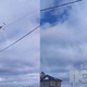 Strmoglavilo rusko letalo z vojaki, posnetki so dramatični (VIDEO)