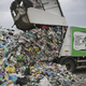 Nad truplom je bilo 24 metrov smeti: iskanje bi lahko povzročilo ekološko katastrofo