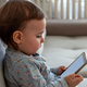 Pediatri že opažajo posledice pretirane uporabe zaslonov pri otrocih
