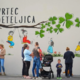 Deteljica razveselila otroke in starše