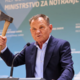 Sindikati besni zaradi vladnega načrta: »Javnega sektorja so se lotili s sekiro«