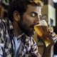 Zaskrbljujoče: to se po zaužitju alkohola zgodi v možganih