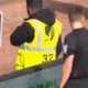 Saj ni res, pa je: nekdo je na nogometni tekmi izklopil VAR in naredil zmešnjavo (VIDEO)