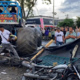 Voznica monster trucka je zapeljala med gledalce in tri ubila